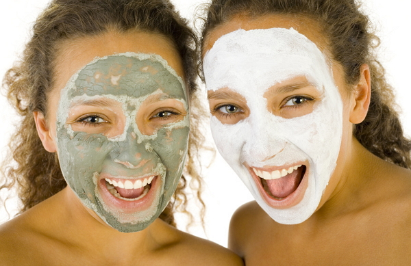 Косметична глина широко використовується в косметологічних кабінетах для проведення всіляких процедур по догляду за всім шкірним покривом і волоссям