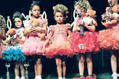 Перший дитячий конкурс краси пройшов в 1960 році в Нью-Джерсі