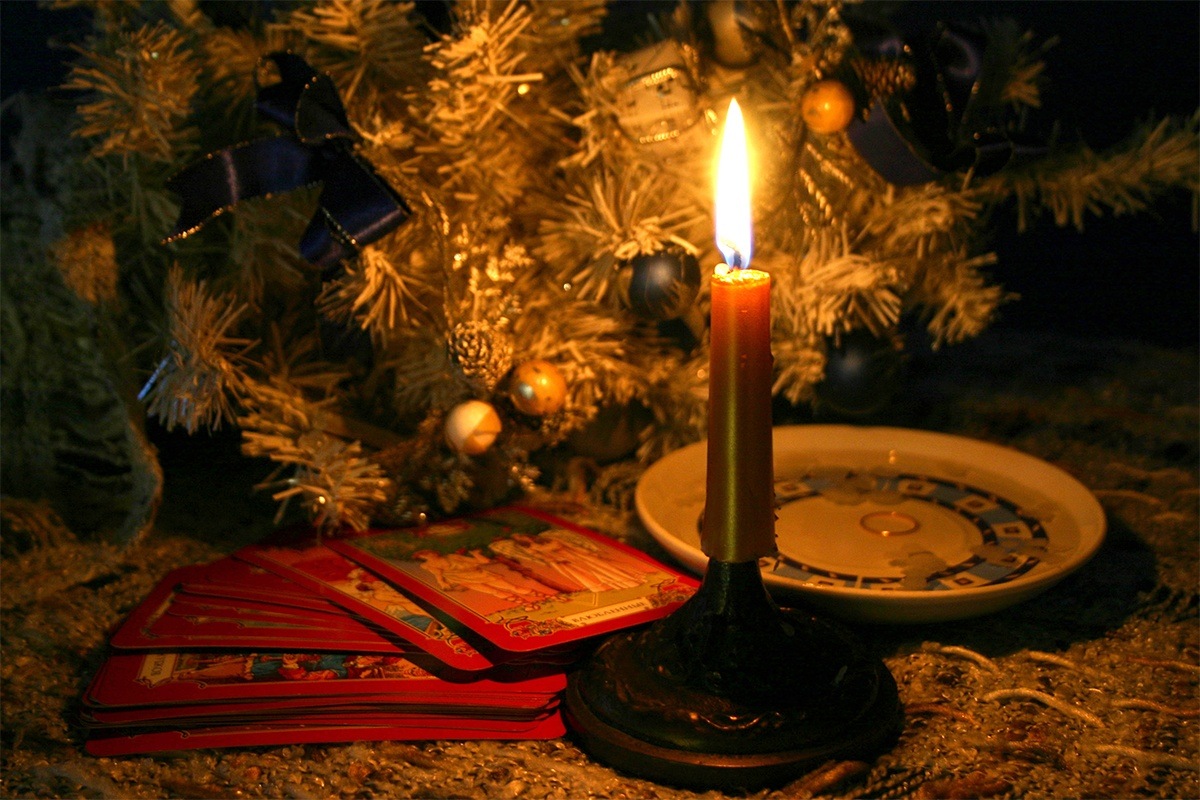 На Різдво практики радять усім, хто тільки починає гадати, застосовувати методи зі свічками