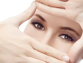Як відомо шкіра навколо очей потребує особливого догляду