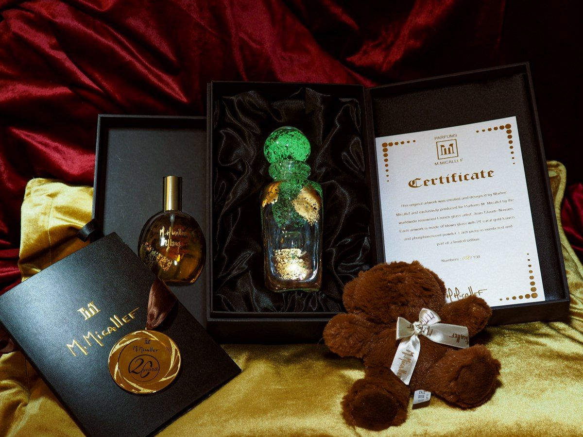Невже в Смоленську знайдуться поціновувачі прекрасного, готові віддати за парфумерний шедевр десять або двадцять тисяч рублів