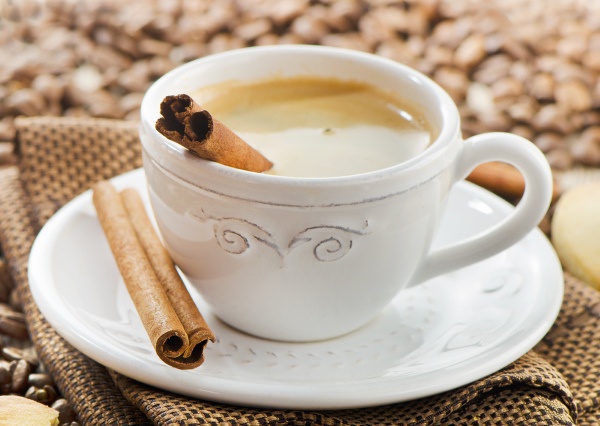 Якщо ви захочете «забезпечити» чай медом, не забувайте, що корисно це робити при повному охолодженні напою